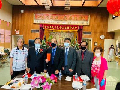 Wong Family Benevolent Association welcomed Director General Huang Min Jing of Taipei Economic and Cultural Office in Los Angeles for ancestor worship